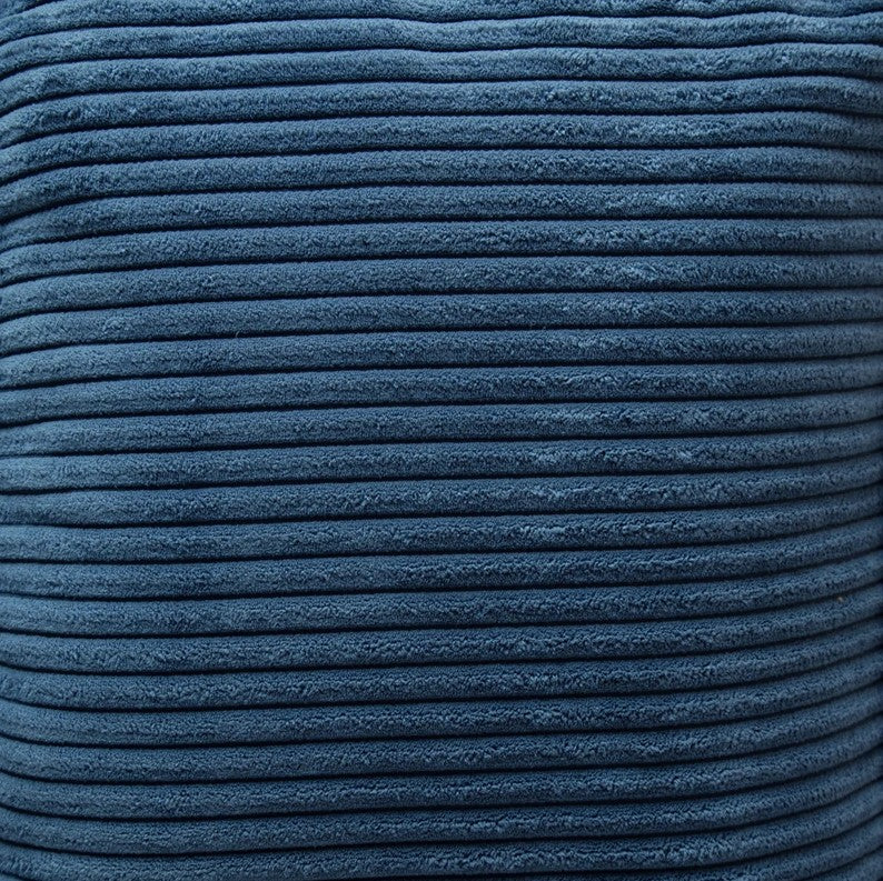 Sittpuff KUBEN – Stilren och mångsidig sittmöbel i modern design