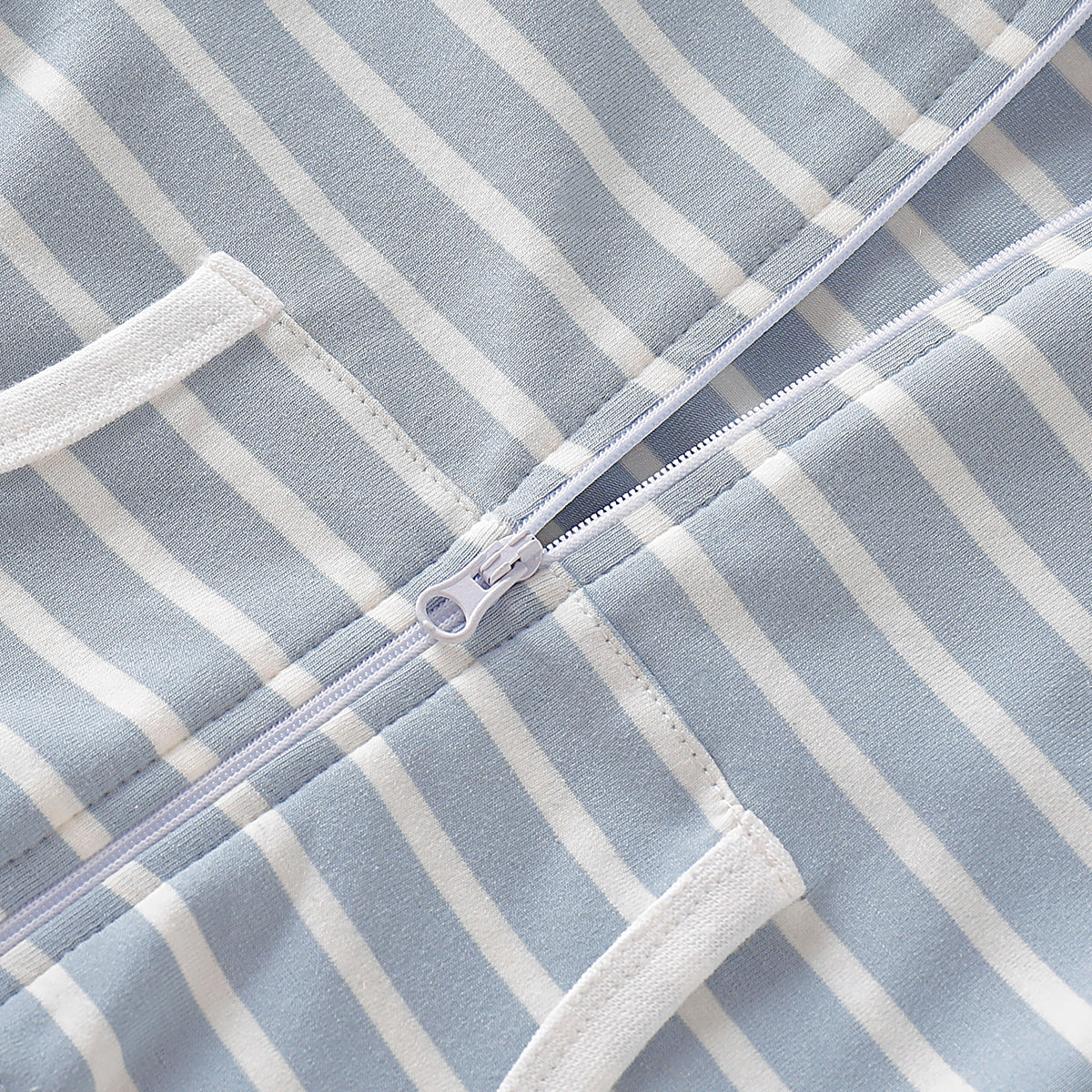 Pyjamas BUSSTRECK – Mjukt och lekfullt sovset för aktiva barn