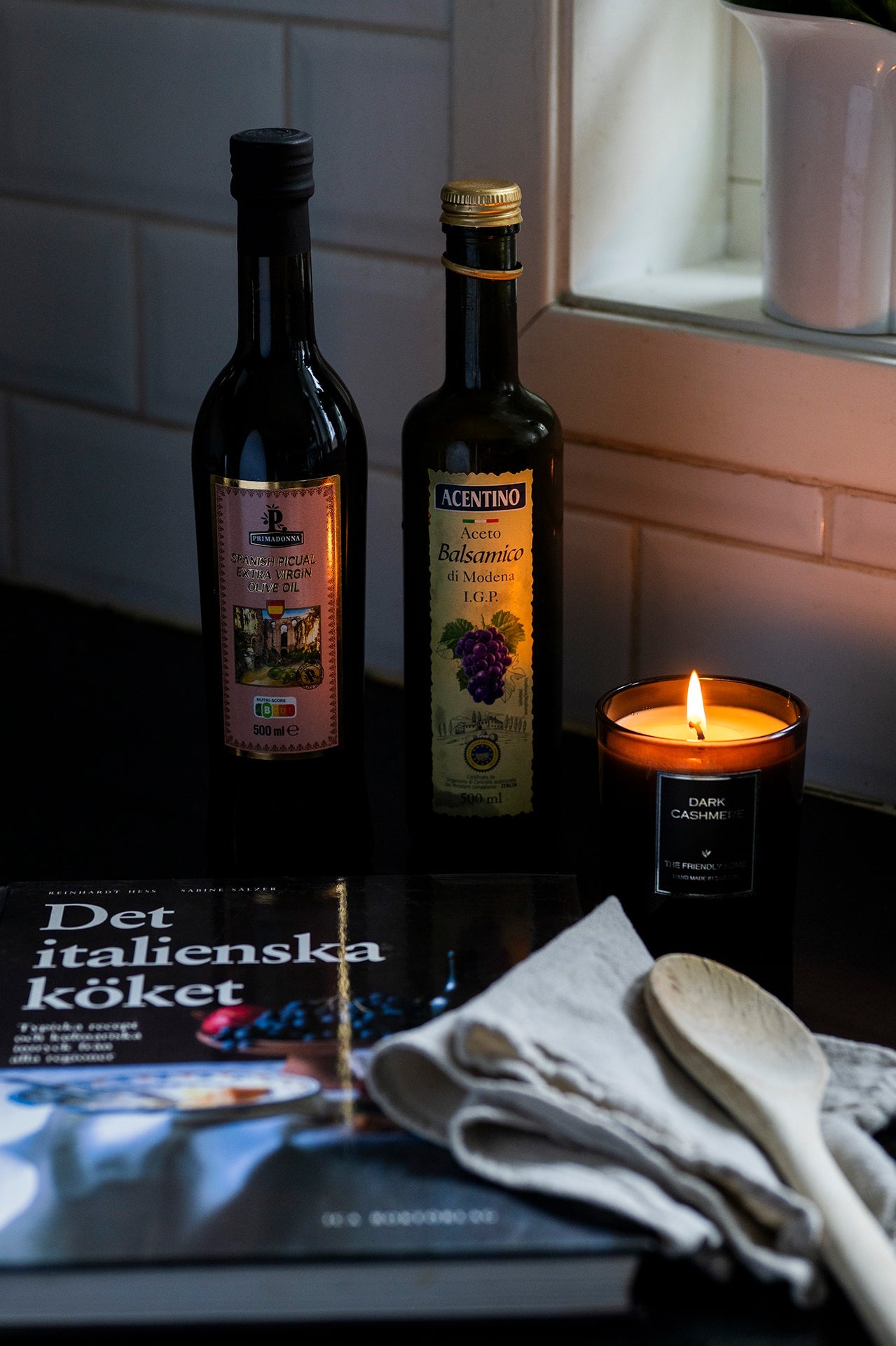 Dark Cashmere Doftljus 220 g